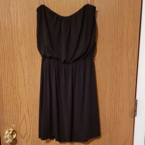 Black sleeveless dress